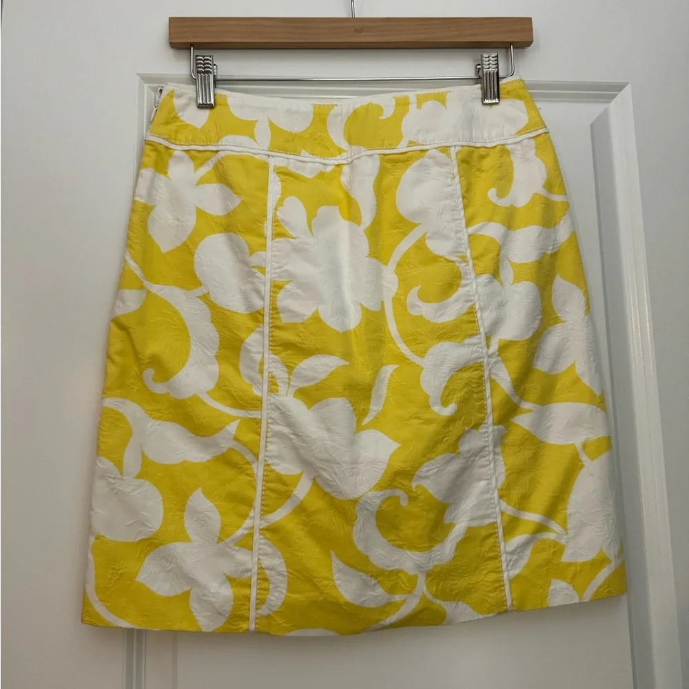 Ann Taylor Detailed Yellow & White Mini Skirt in Size 2